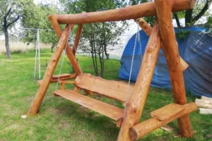 Huśtawka ogrodowa z bali - Realizacja 11 OczkoMeble